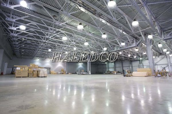 Lắp đặt đèn LED nhà xưởng HLHB3-150 chiếu sáng nhà kho