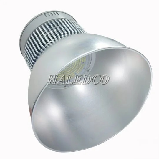 Đèn LED chiếu sáng nhà xưởng HLHB4-200 thiết kế theo đúng tiêu chuẩn IP40