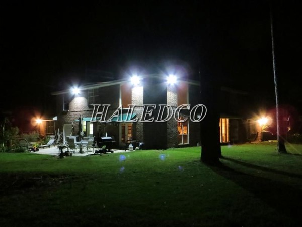 Bóng đèn pha LED nlmt HLFL20-40 chiếu sáng sân vườn