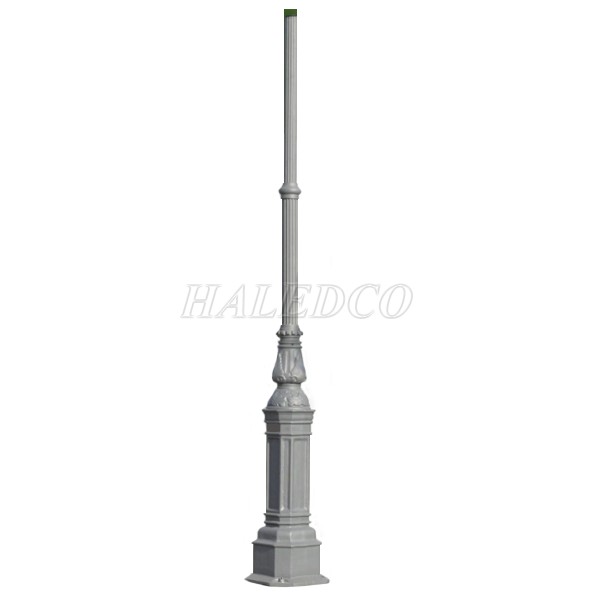 Cột đèn sân vườn 5 bóng HLV05-ARQ-5-5DD sử dụng thân cột DC05B
