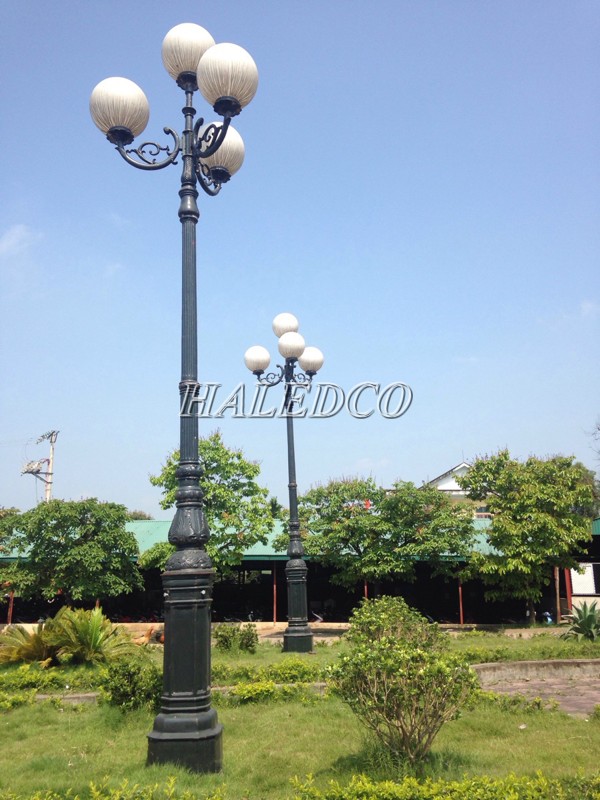 Ứng dụng của cột đèn sân vườn HLV05-CH11-4-4DD