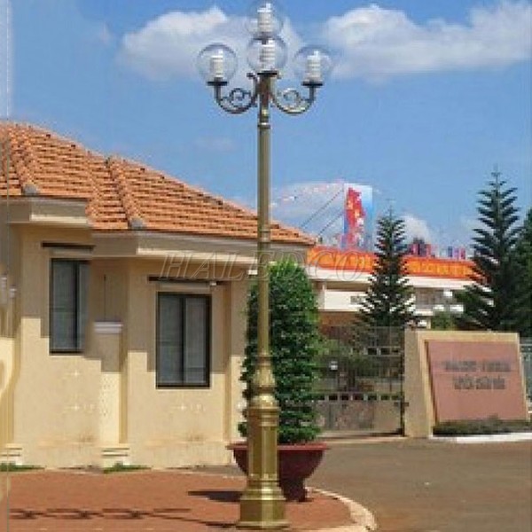 Kiểu dáng cột đèn sân vườn HLV05-CH02-4-4DTT