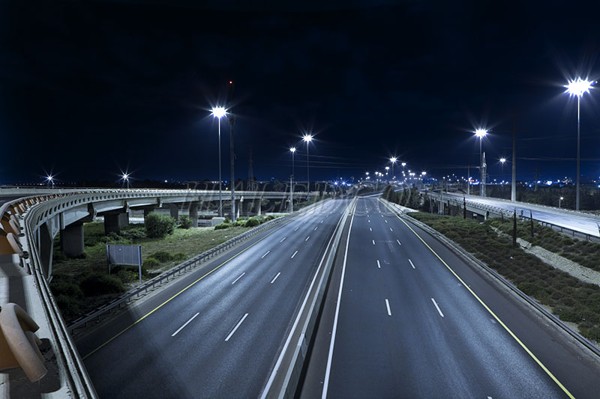 Đèn đường LED HLS24-150 chiếu sáng đường cao tốc