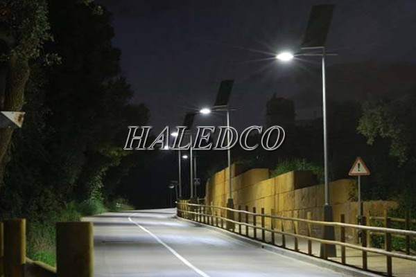 Đèn đường LED HLS17-50 chiếu sáng đường đi nông thôn