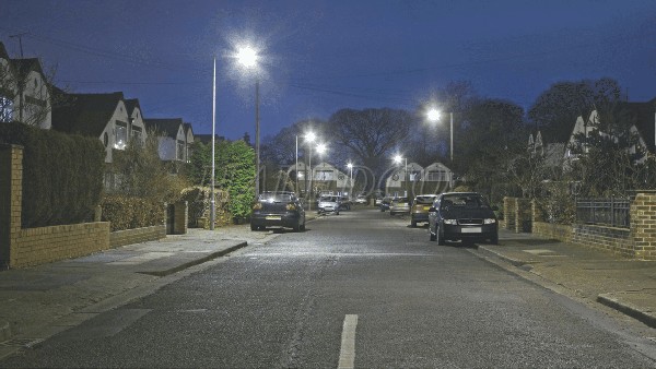 Lắp đặt đèn đường led HLS3-90 chiếu sáng đường phố đô thị