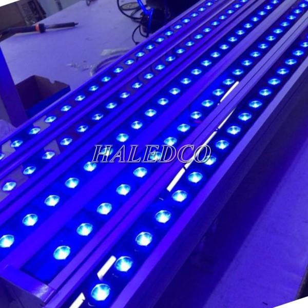 Đèn LED chiếu hắt HLWW1-36 RGB ánh sáng xanh