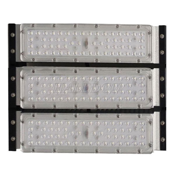 Chip LED SMD siêu sáng được lắp đặt trên 3 module LED