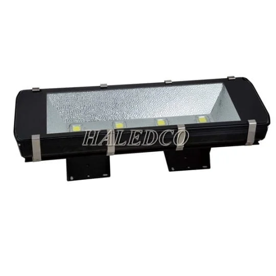 Kiểu dáng thân đèn pha LED HLFL2-400
