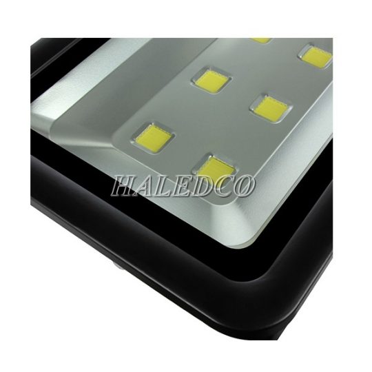 Chip LED của đèn pha LED HLFL4-400